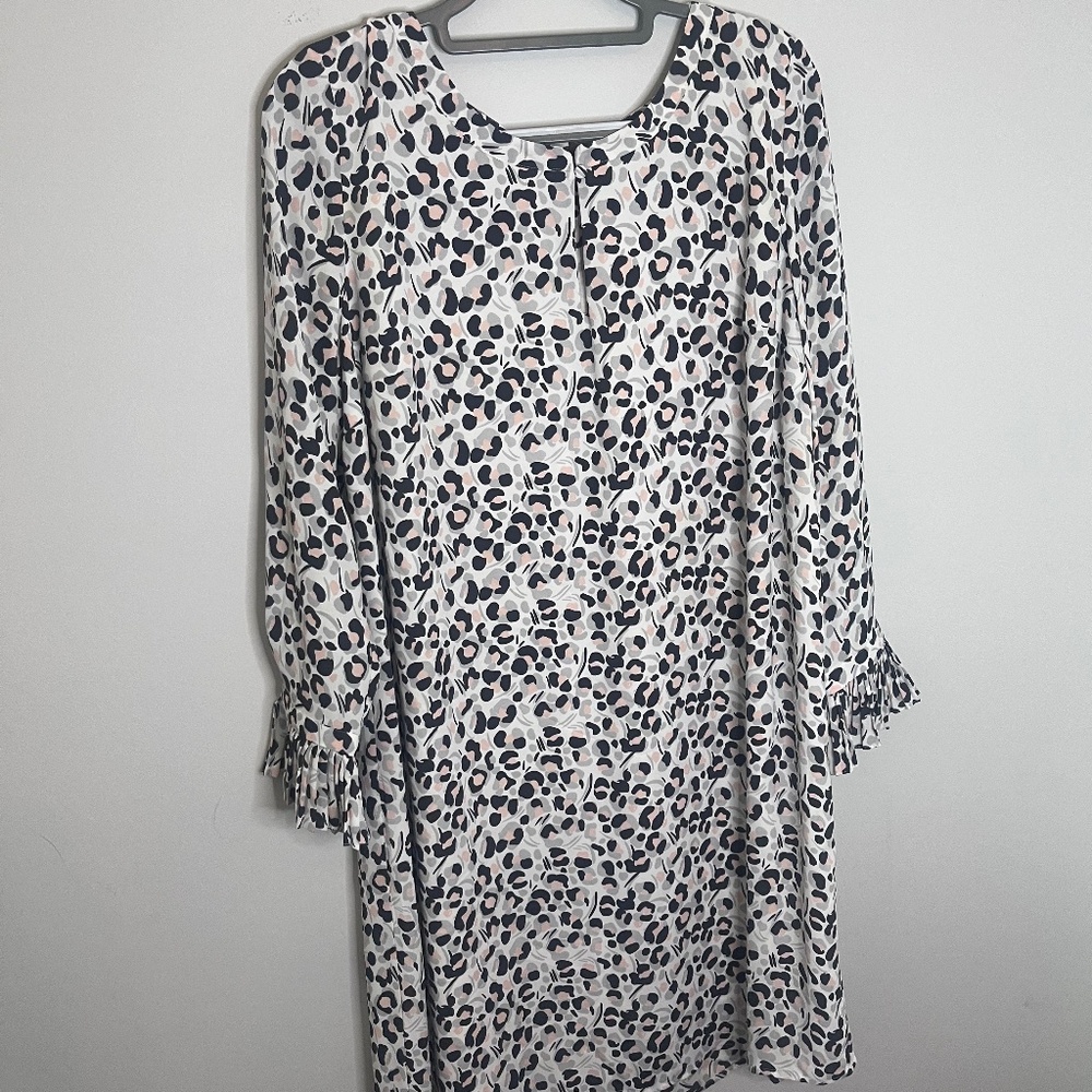 Ann Taylor LOFT White, Gray, Black Leopard Print Size 14